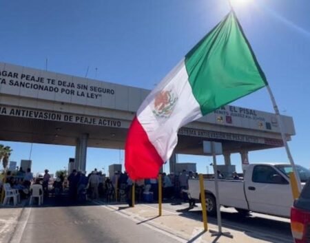 Productores bloquean casetas en Sinaloa por mejores precios agrícolas