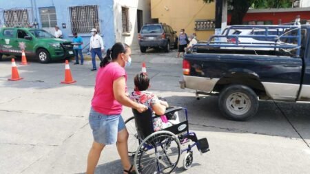 Tamaulipas entrega 86 prótesis a personas con discapacidad