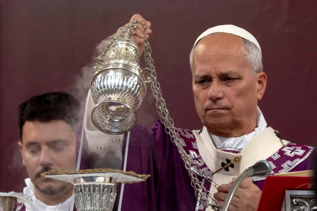 El Vaticano devuelve 62 reliquias indígenas a Canadá