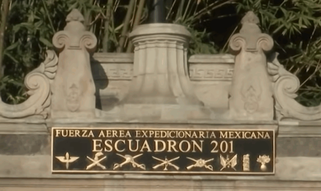 Sedena conmemora 80 años del regreso del Escuadrón 201