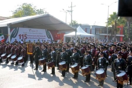 Américo Villarreal lidera desfile por la Revolución Mexicana en Tamaulipas