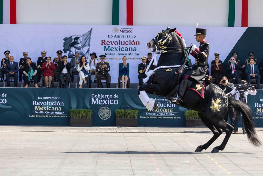 Sheinbaum rechaza violencia e injerencia extranjera en desfile