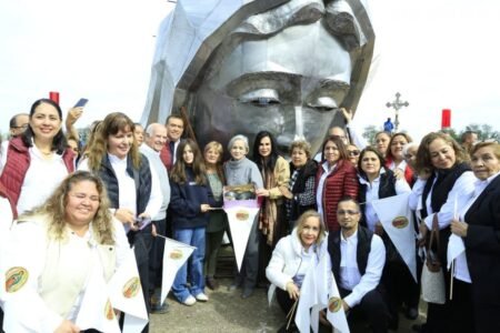 María de Villarreal entrega pupilas bendecidas a santuario en Tamaulipas