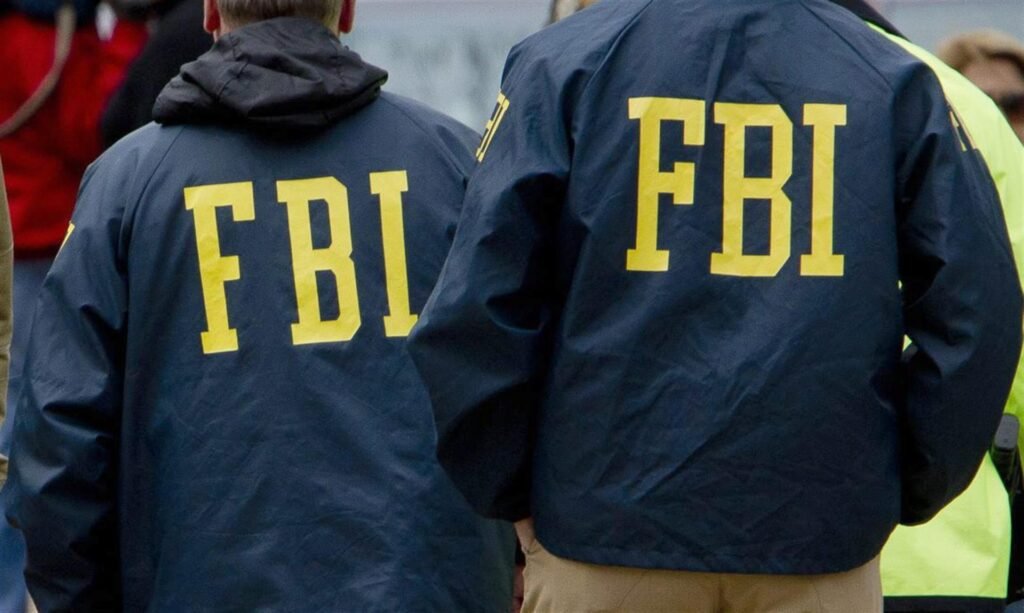 FBI detiene a cinco por planear ataque terrorista en California