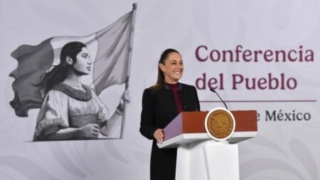 Por primera vez, clase media supera a pobreza en México: INEGI