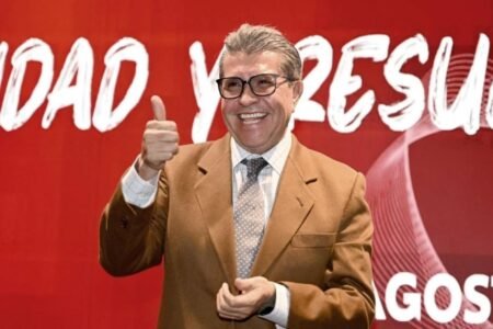 Monreal rechaza eliminar diputados plurinominales en reforma electoral