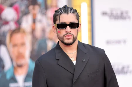 Bad Bunny enfrenta demanda de $16 millones por derechos de voz