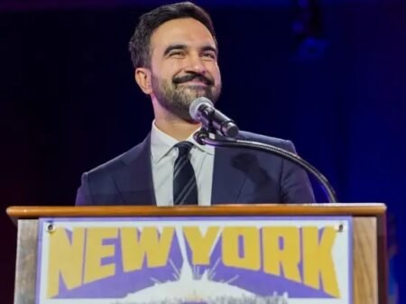 Alcalde de Nueva York propone alza de impuestos a la propiedad