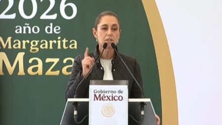 Sheinbaum dialoga con madres buscadoras en evento del IMSS Coahuila