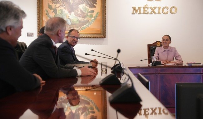 México producirá vacunas ARN mensajero con acuerdo Sheinbaum-Moderna México producirá vacunas ARN mensajero con acuerdo Sheinbaum-Moderna