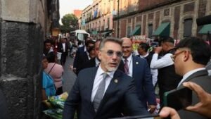 Morena suspende derechos partidistas de Sergio Mayer