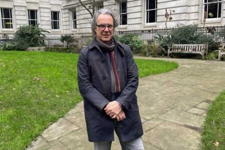 "Molly vs the Machines desata debate por suicidio en redes"