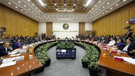 Sheinbaum propone adelantar revocación de mandato a 2027