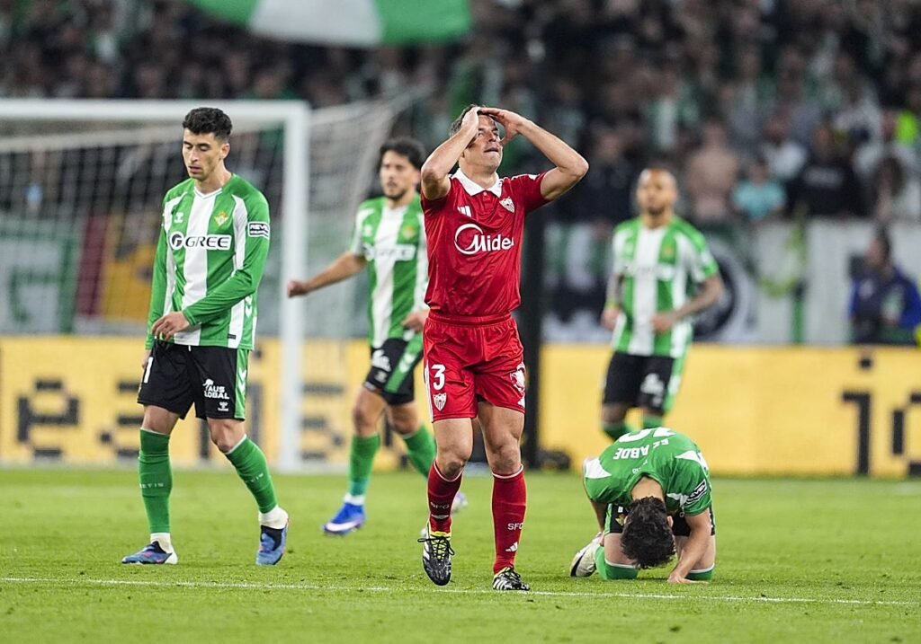 Azpilicueta refuerza al Sevilla en su mejor racha de LaLiga