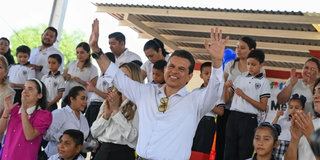 Lalo Gattás inaugura rampas para alumnos con discapacidad en Victoria