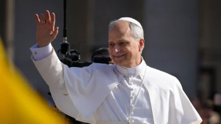 Papa León XIV llama a frenar violencia y diálogo en Medio Oriente