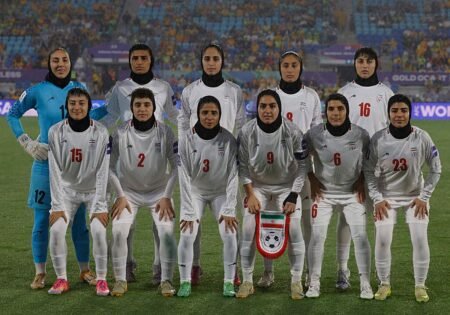 Futbolistas iraníes criticadas por no cantar el himno nacional