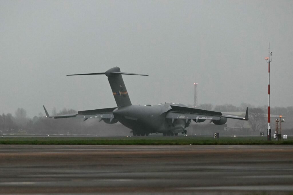 EE. UU. emplea bases británicas para frenar misiles de Irán