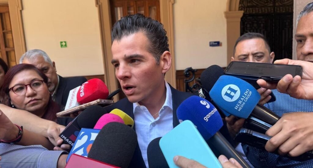 Miguel Flores acusa al PRI de bloquear obras en Nuevo León