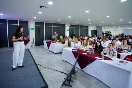 Luisa Alcalde pide a alcaldes de Morena gobernar con austeridad