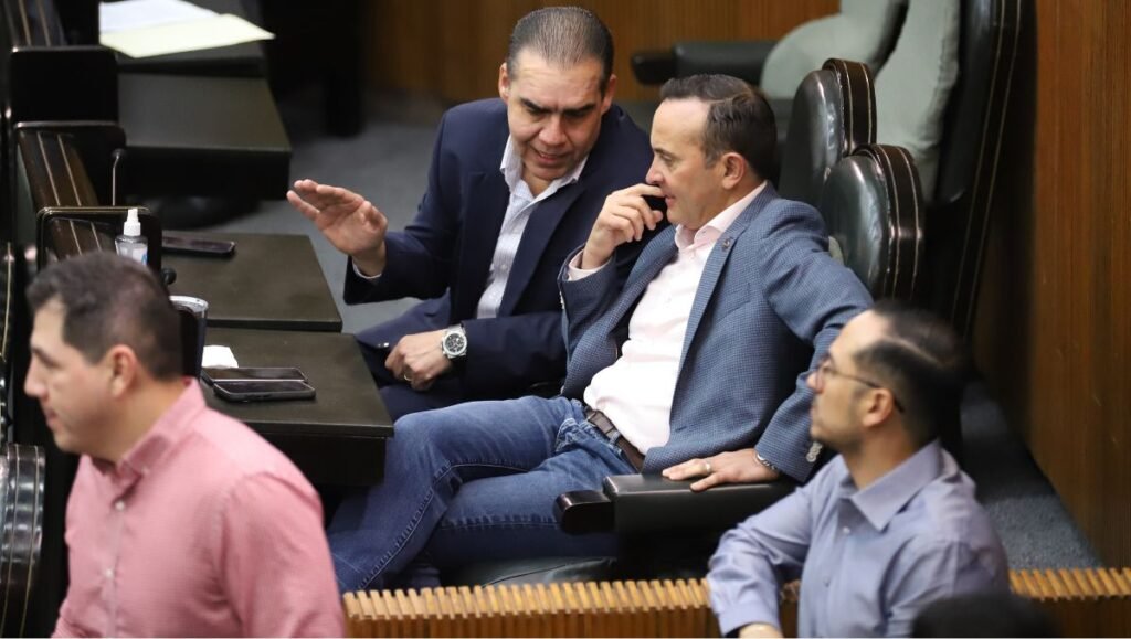 PRI y PAN mantienen alianza en Congreso de Nuevo León
