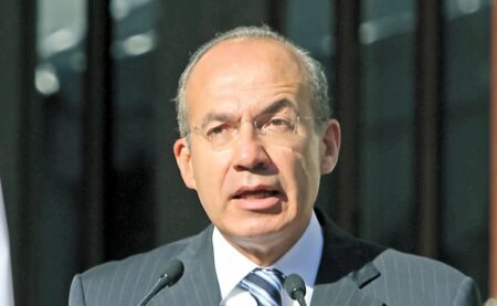 Sheinbaum acusa a Calderón de ceder a agentes extranjeros en México