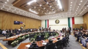 INE multa a Morena y MC por gastos irregulares en Coahuila