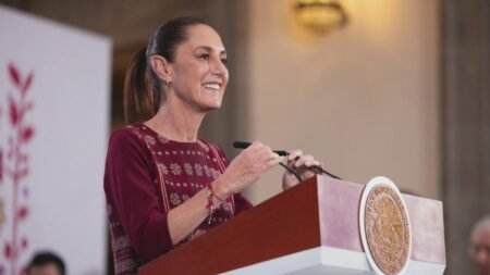 Sheinbaum firma acuerdo para fortalecer industria siderúrgica