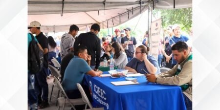 Nuevo Laredo acerca empleo con jornada en Plaza Hidalgo