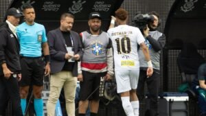 Neymar protesta por sustitución errónea en Santos vs Coritiba