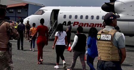 Panamá deporta a 45 colombianos por violar normas migratorias