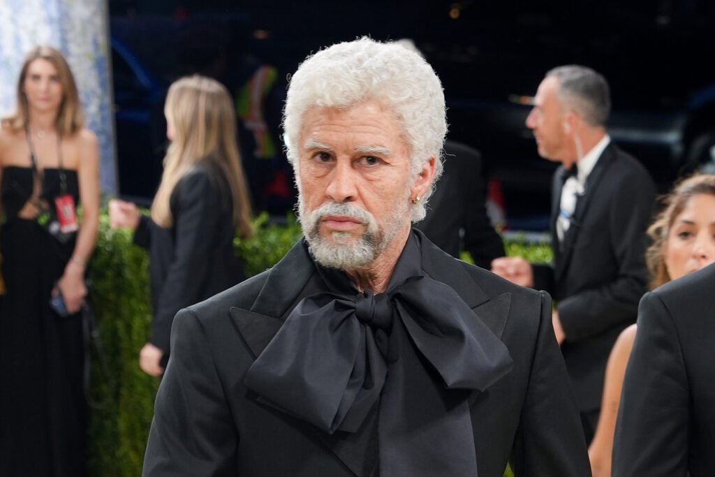 Bad Bunny impresiona con look envejecido en la Met Gala 2026