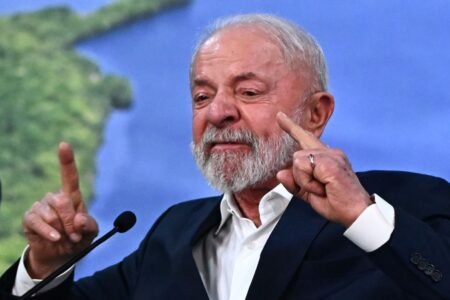 Lula acusa a Flavio Bolsonaro de favorecer injerencia de EE UU