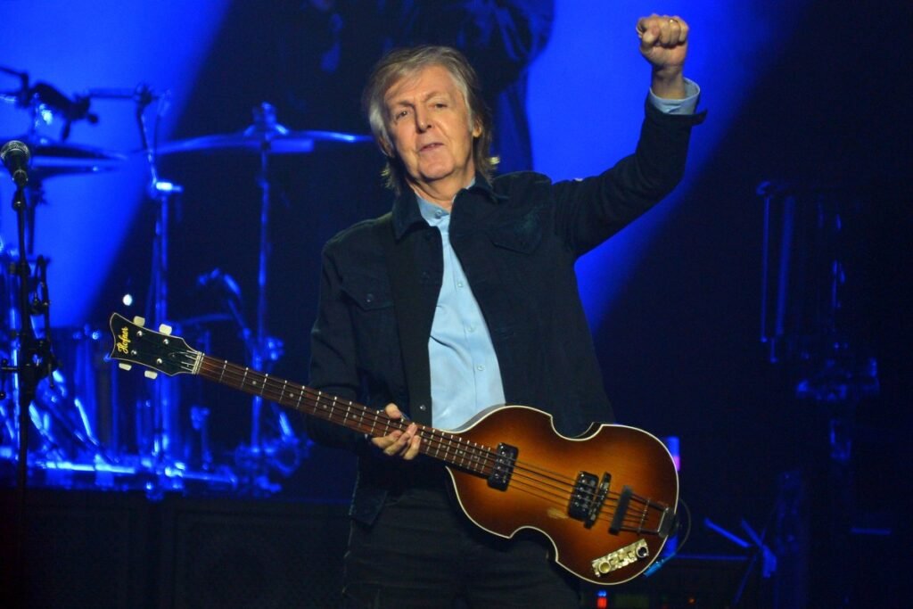 Paul McCartney lanza disco y recuerda a Lennon y Harrison