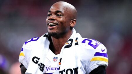 Adrian Peterson será honrado en el Ring of Honor de Vikings