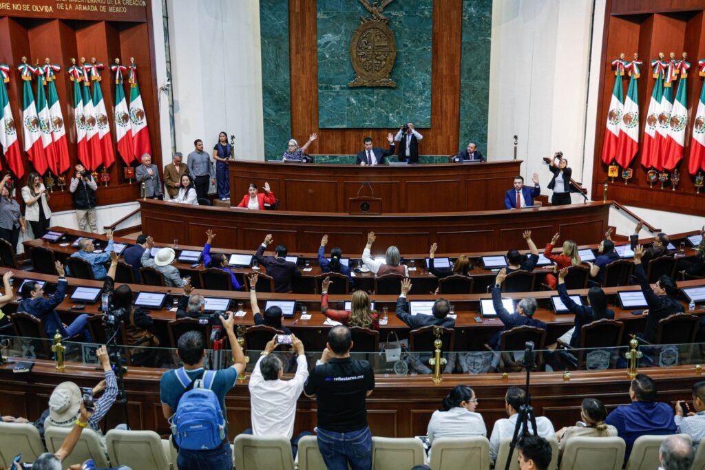 Oposición dividida en Sinaloa tras nombramiento de gobernadora interina