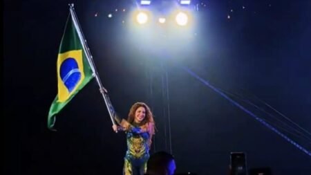Shakira reúne a 2.5 millones en concierto histórico en Copacabana