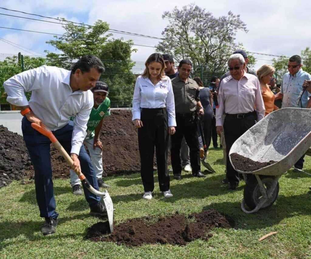 Inicia remodelación del parque de softbol 31 Morelos en Victoria