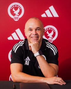 Andrés Iniesta debuta como entrenador del Gulf United en Dubái