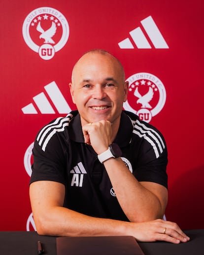 Andrés Iniesta debuta como entrenador del Gulf United en Dubái
