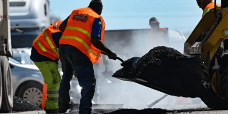Lalo Gattás gestiona asfalto con Pemex para calles de Victoria
