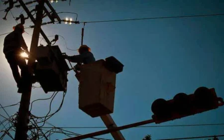 Apagones por fallas de CFE afectan a 20 estados de México