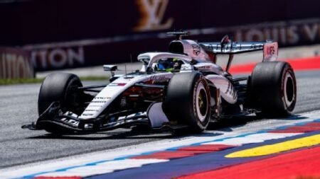 Checo Pérez queda fuera de la práctica 2 en Austria por falla técnica