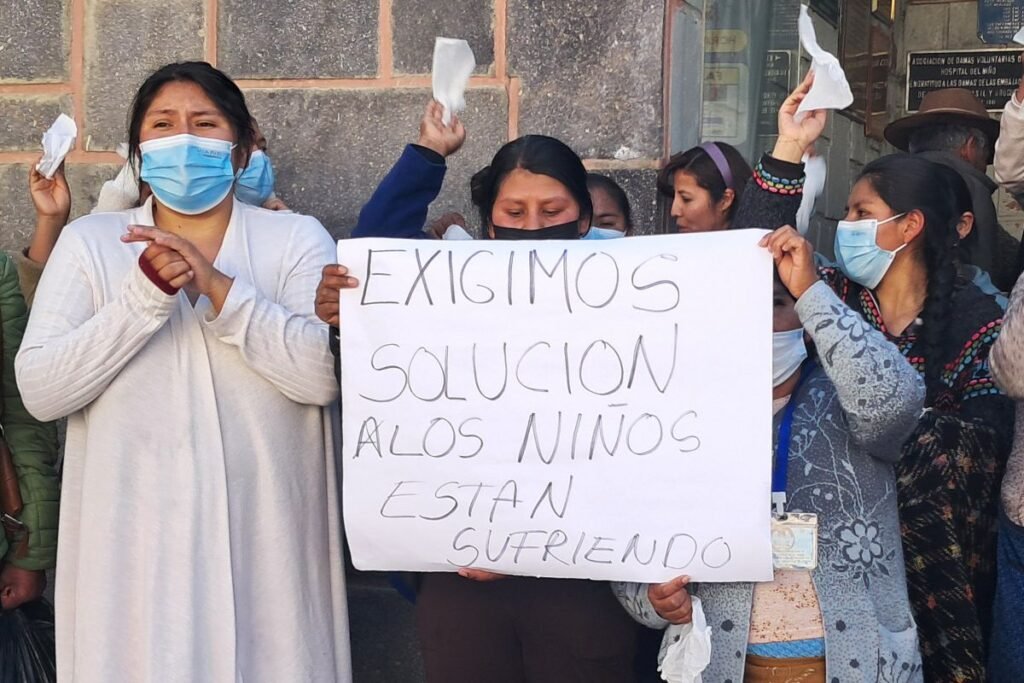 Bloqueos en Bolivia causan crisis humanitaria y diez muertes