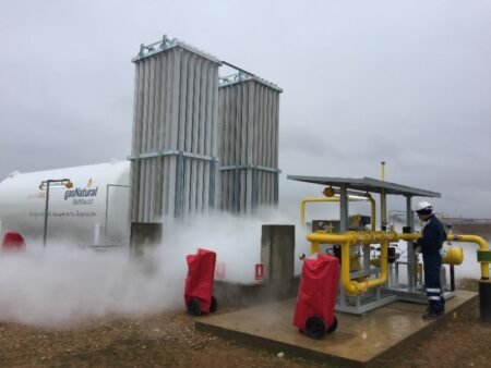 Juez suspende planta de gas AMIGO GNL en Sonora por amparo