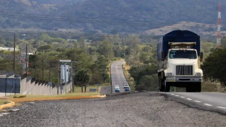Sheinbaum anuncia megaproyecto petroquímico e inversión vial en Veracruz