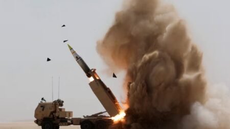 EE.UU. destruye torre iraní en Ormuz para proteger navegación