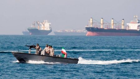 El Brent supera los 100 dólares por conflicto en el Mar Rojo