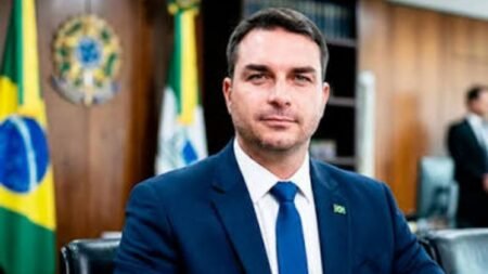 Flávio Bolsonaro será candidato presidencial del Partido Liberal Brasil