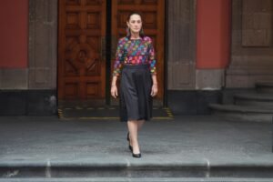 México opta por diálogo con EE UU tras caída de restos de SpaceX